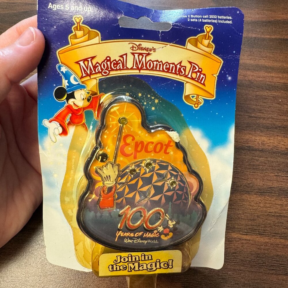 Vintage NOS DISNEY Magical Moments Light Up Pin 100 Years of Magic Epcot Sealed